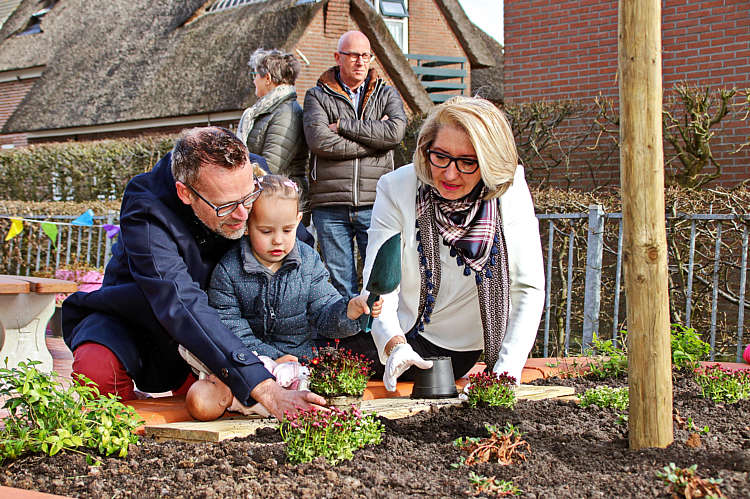 Opening en ingebruikname van het vernieuwde terras van het HUIS van ALLES in Driebruggen_18
